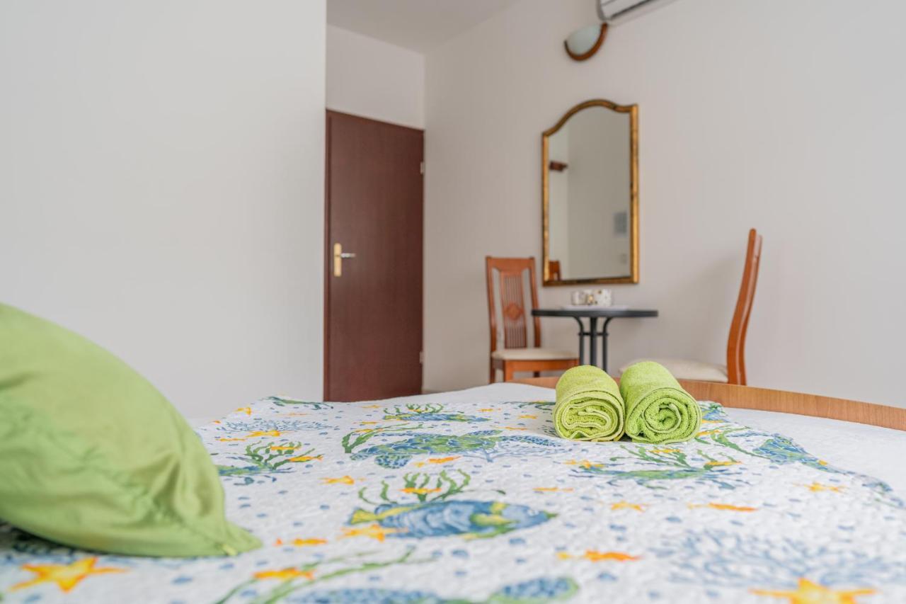 Guesthouse Kamarin Pomena Exterior photo